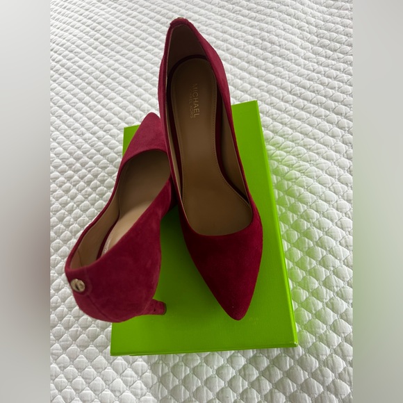 MICHAEL KORS Suede Pink Raspberry Pumps 🩷 - Picture 3 of 12